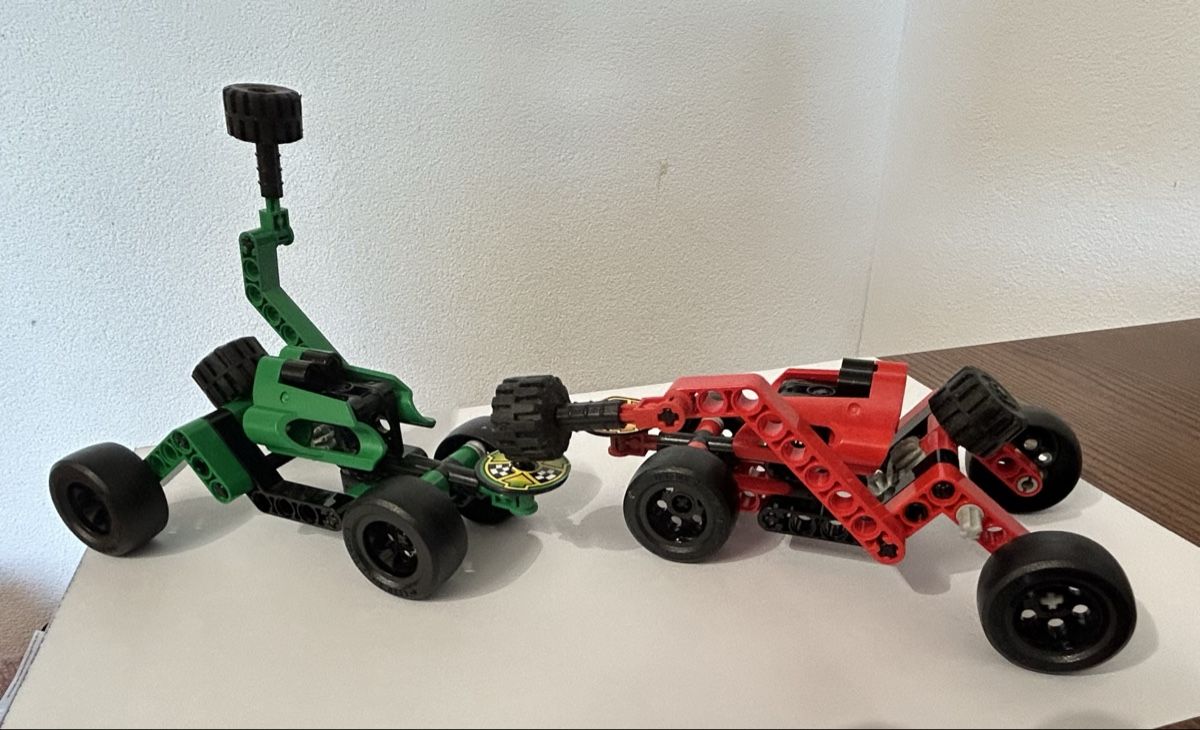 Lego Baukästen: Lego Technic 8241 Battle Cars – Gebraucht aus Windisch von --Gecko--