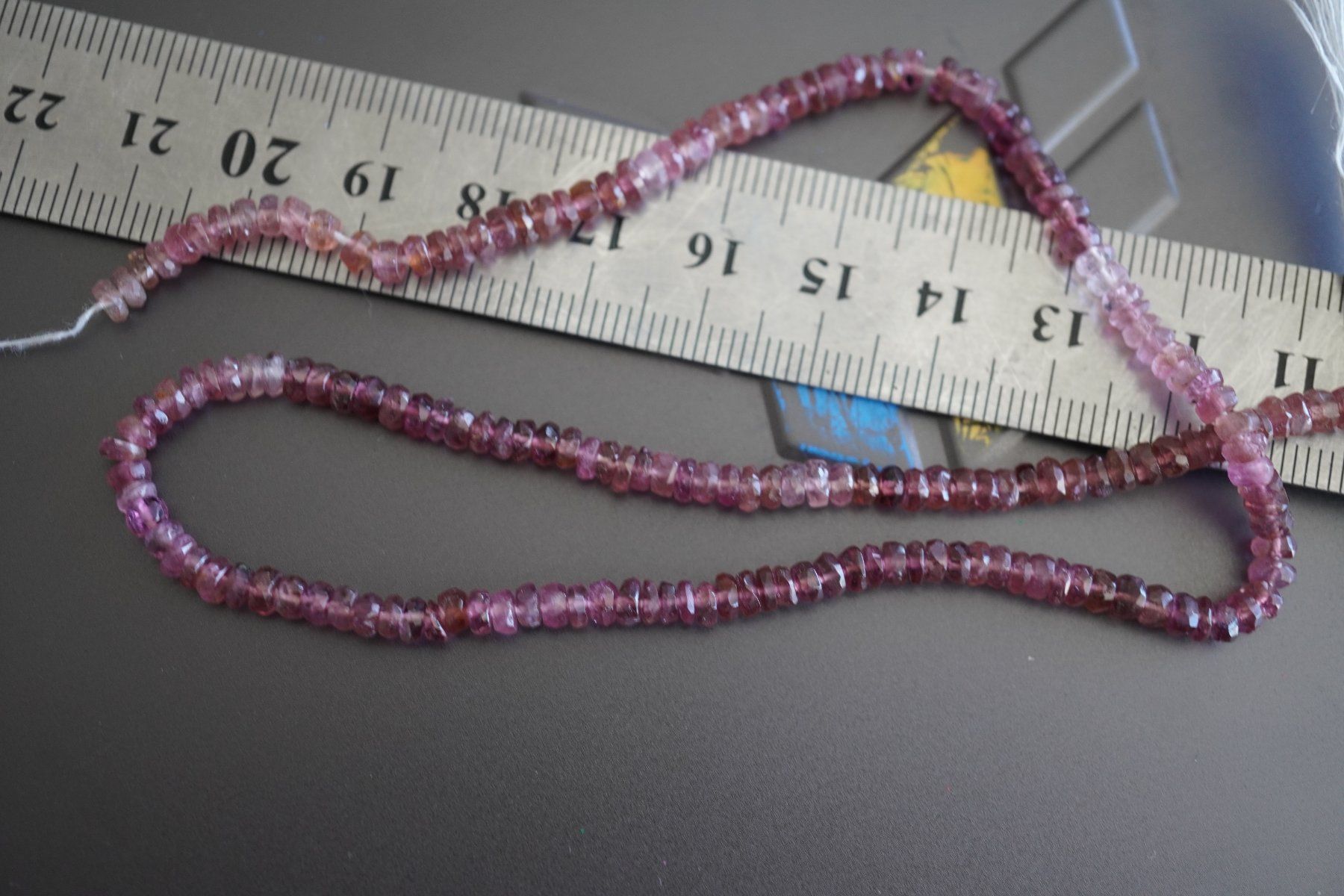 Pietre preziose: Turmalin  Rosa    Facettiert  Rondellen  3,5mm – Nuovo e nell'imballaggio originale da Eschenbach SG venduto da topstone