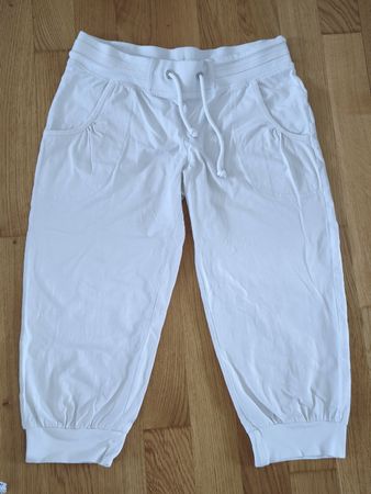 Weisse Capri-Hose kurz Gr. 36/38 luftig für den Sommer 