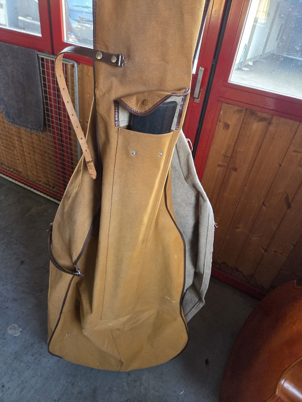 Musikinstrumente: Kontrabass mit Tasche, beschädigt – Defekt aus Oberhasli von General-Dealer 8