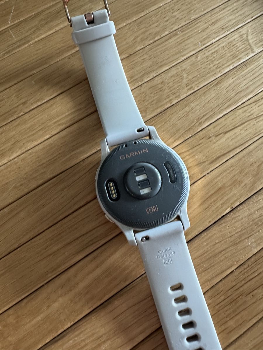 Garmin Smartwatch: GPS Smartwatch VENU AMOLED – Gebraucht aus Geuensee von conny810 1