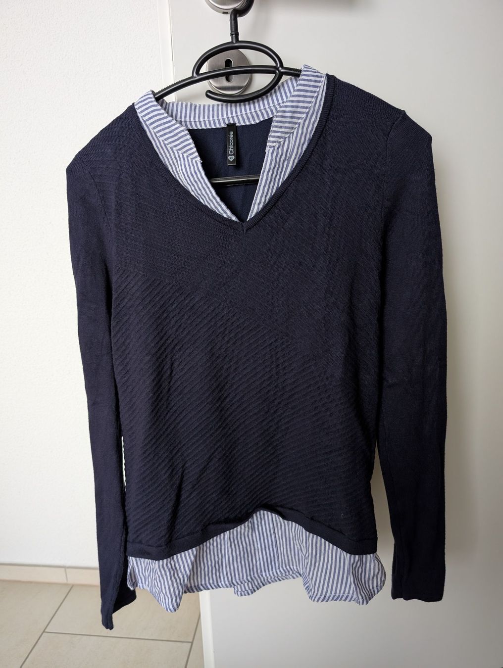 Maglioni & Felpe: Chicoree Damen Pullover mit Hemdeinsatz, Grösse XS – Usato da Ganterschwil venduto da Nike18