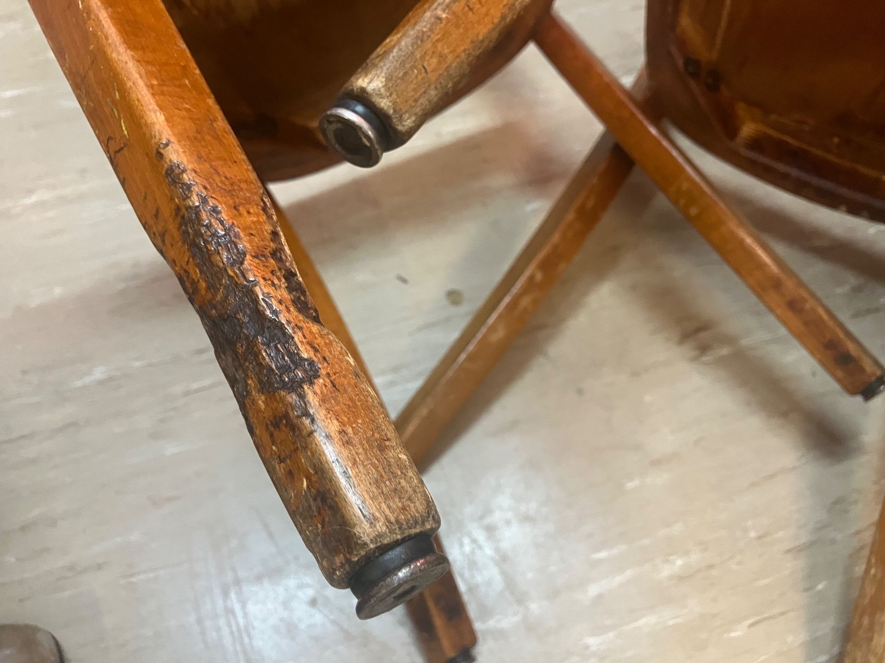 Chaises: Tolle Beizen Holzstühle 2er Set – D'occasion à Riehen par Phonem 5