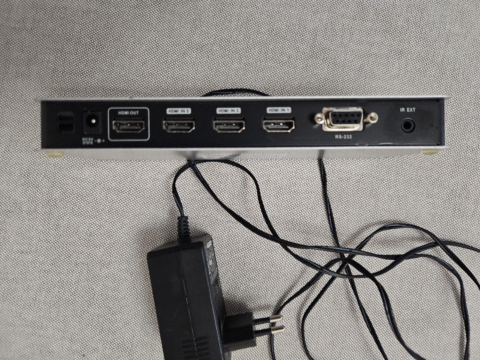 Hub & Switch: Aten 4 port hdmi switch – Usato da Gerlafingen venduto da dulifuli 1