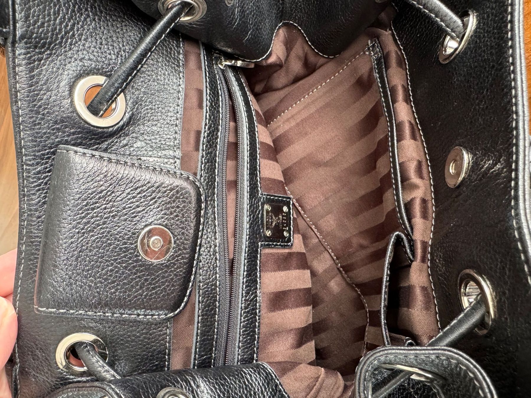 Mcm Borse da donna: MCM Beuteltasche Schwarz mit Schulterriemen – Usato da Cham venduto da Maya.B. 8