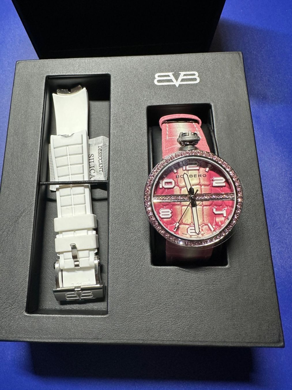 Bomberg Orologi: Bomberg 1968 Pink Lady – Nuovo e nell'imballaggio originale da Sarn venduto da petersarn 1