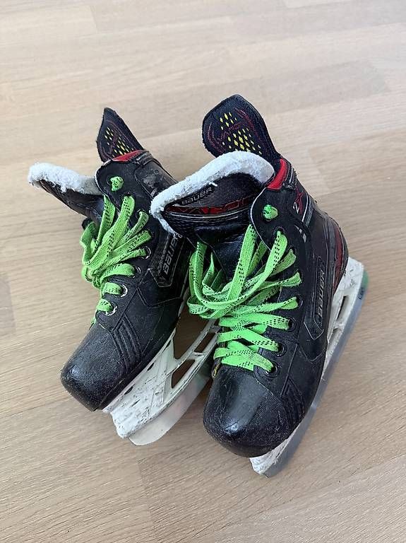 Bauer Patins à glace: Bauer Eishockey Schlittschuhe 2x Gr 33 – D'occasion à Gümligen par xifenglie