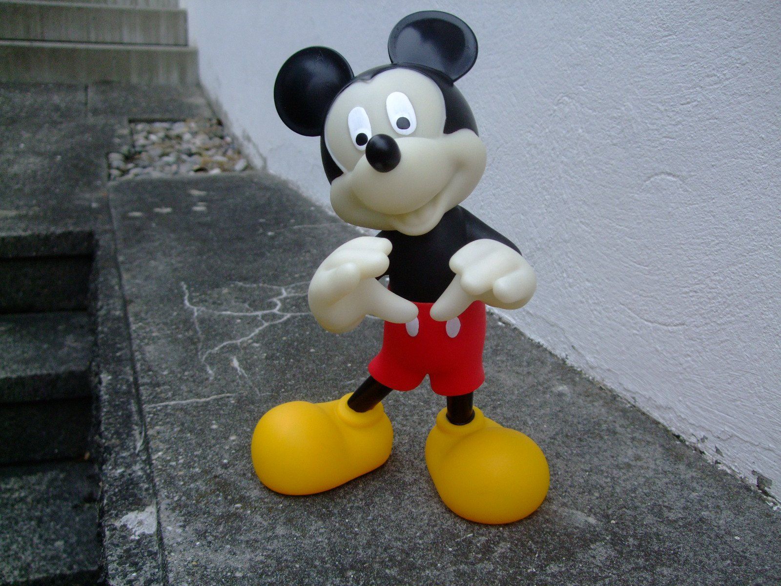 Statuette: MICKEY  MAUS SAMMLERSTÜCK ! – Usato da Schachen b. Reute venduto da Dzestar