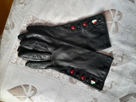 Guanti Moschino in pelle neri con bottoni