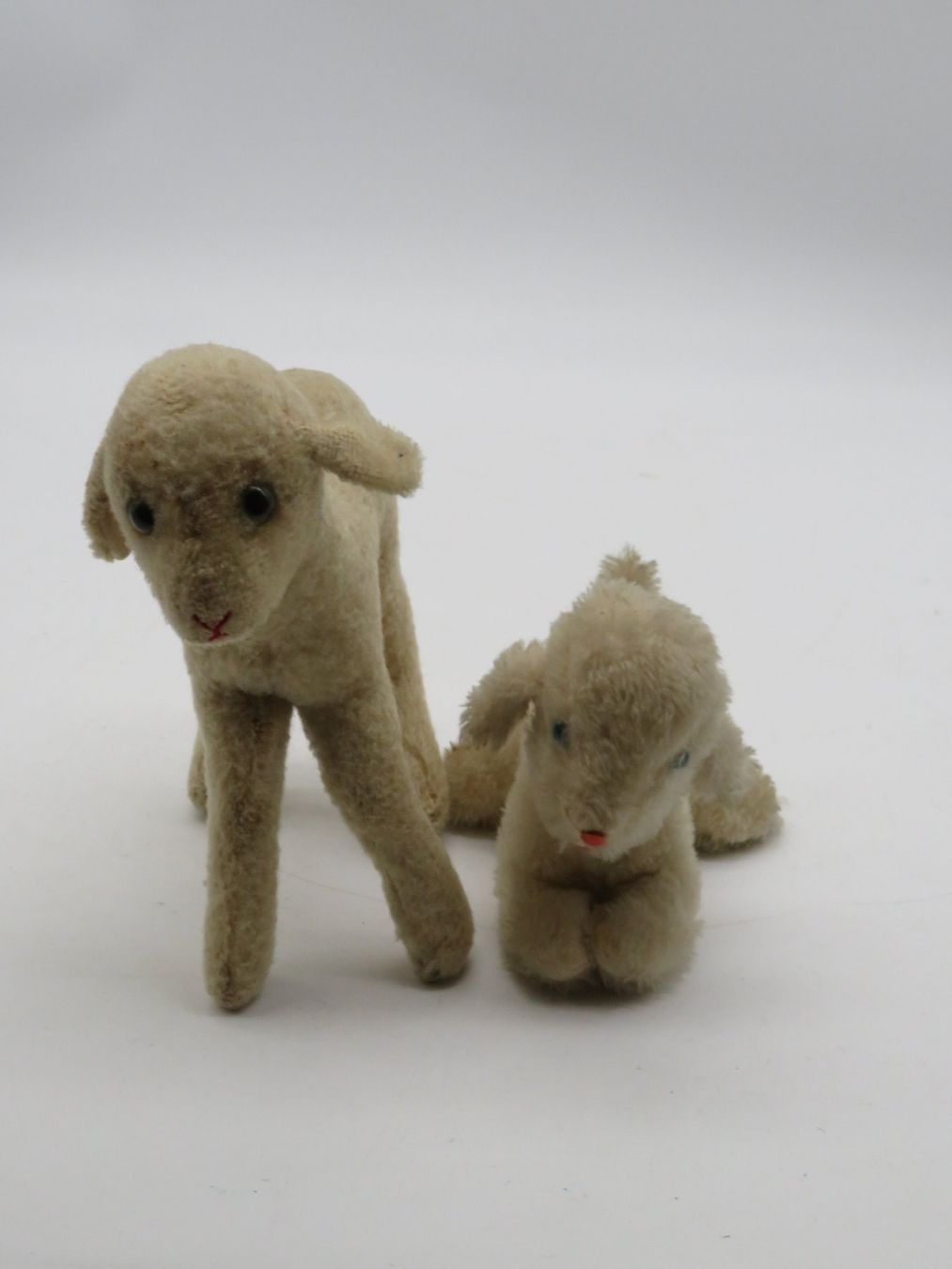 Giocattoli: 2er Set Vintage Stofftiere Schaf & Lamm – Usato da Reinach BL venduto da WBZ-Flohmarkt 1