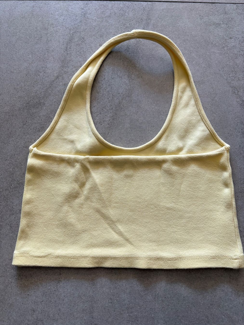 Pull&Bear Kleiderpakete: 3 Pull&Bear Neckholder-Tops Gr. M – Gebraucht aus Basel von El_Haraldo 5