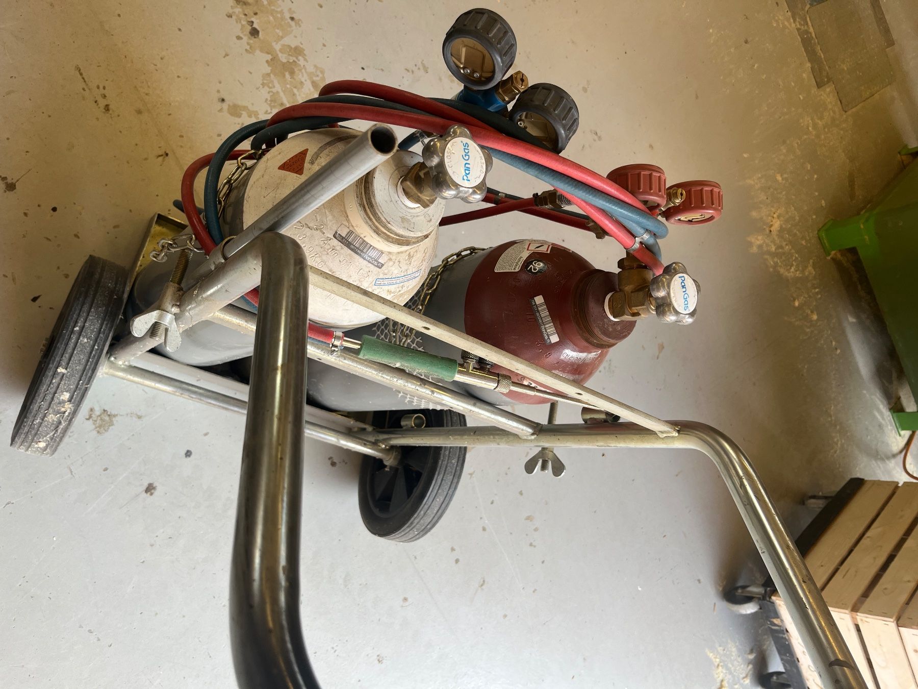 Postes à souder: Autogen Schweissanlage mit Gestellkarren – D'occasion à Stehrenberg par Gables21 1