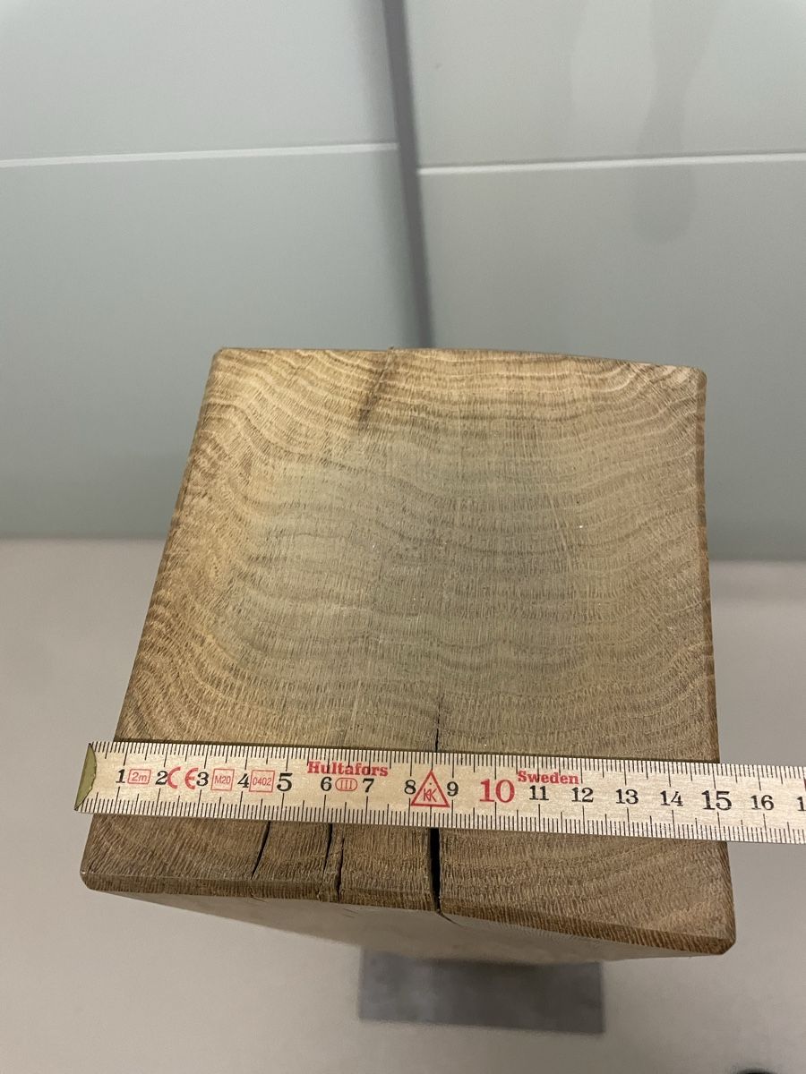 Alle Dekorationen: Holzsockel mit Stahlplatte – Gebraucht aus Malters von pascal-simon75 2