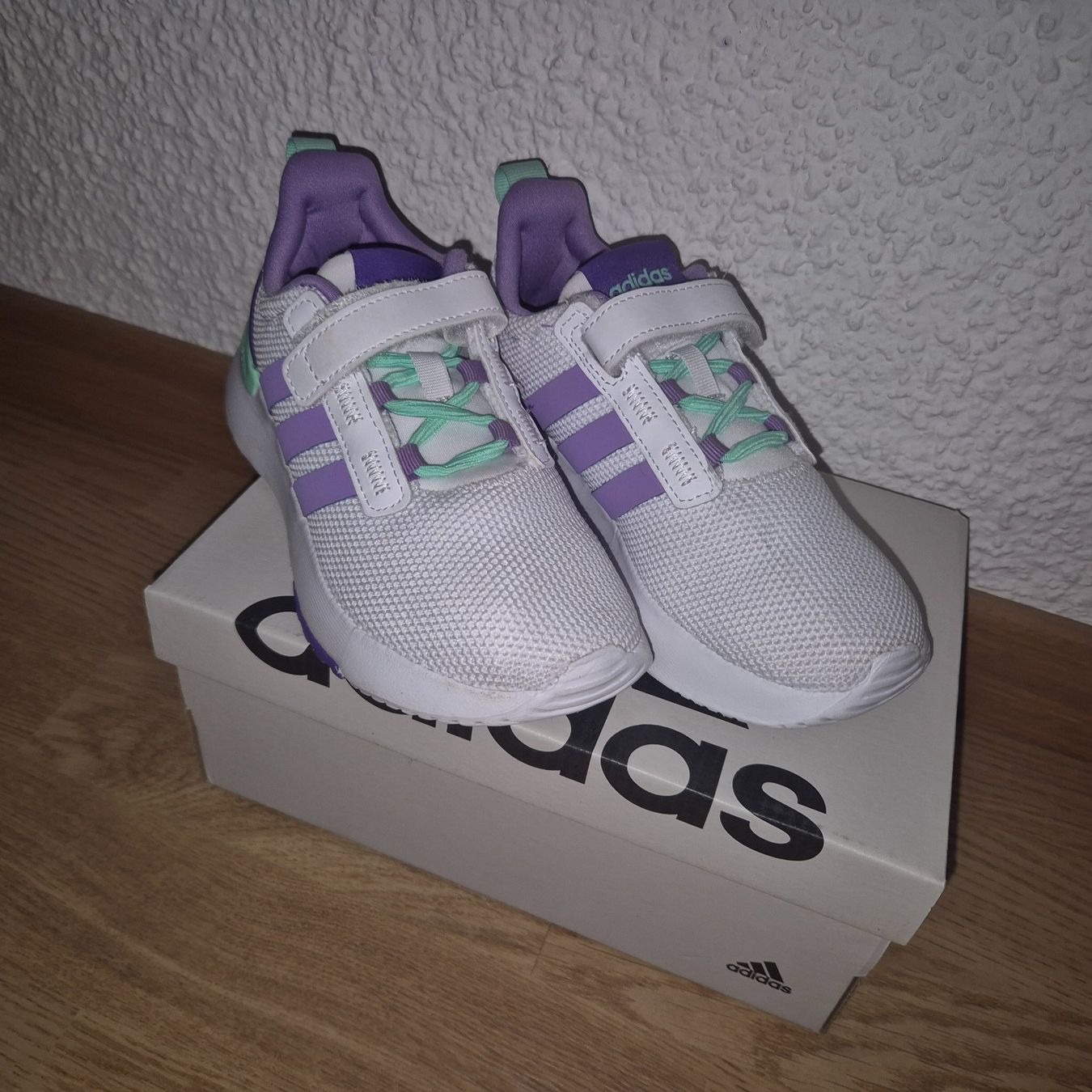 Adidas Schuhe für Jungen: Adidas Racer, Gr. 30 Kinderschuhe – Gebraucht aus Bremgarten AG von wellea