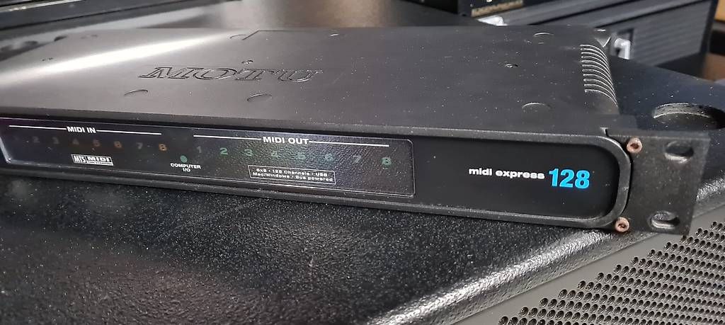 Strumenti musicali: MOTU MIDI EXPRESS 128 – Usato da Wallisellen venduto da Daijga 2
