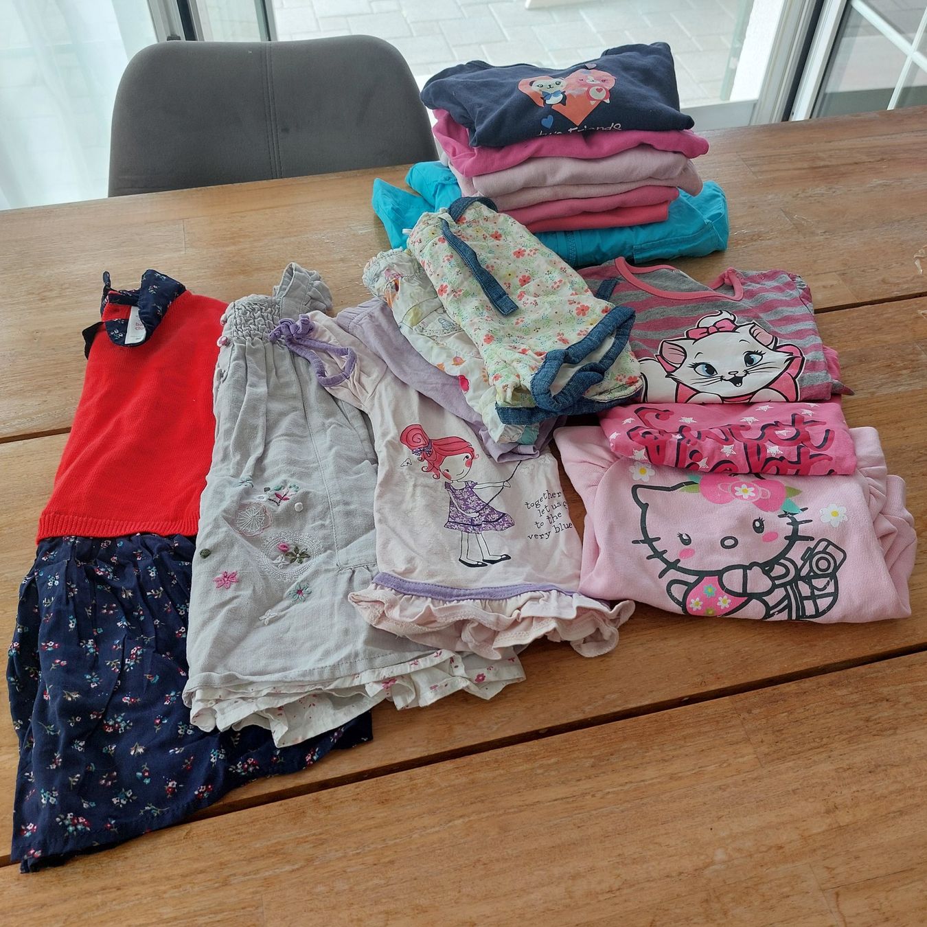 Lotti & Set di vestiti: Kleiderpaket Mädchen Gr. 86/92 – Usato da Oberlunkhofen venduto da Wuschel_26 1
