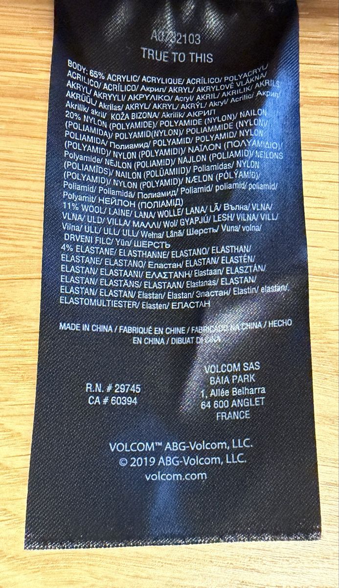 Pulls & Sweat-shirts: Volcom pullover  – D'occasion à Zürich par Evegallucci 7