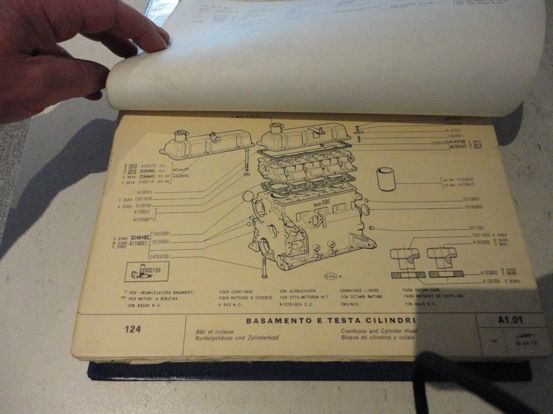 Libri: FIAT 124 Ersatzteil Handbuch – Usato da Alpnach Dorf venduto da Hbalzli 2