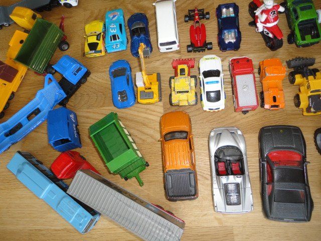 Hot Wheels Giocattoli: AUTO 51 X MAJORETTEHOTWHEELSDISNEYSIKUMATCHBOXNONAME – Usato da Teufen AR venduto da Donschabl 5