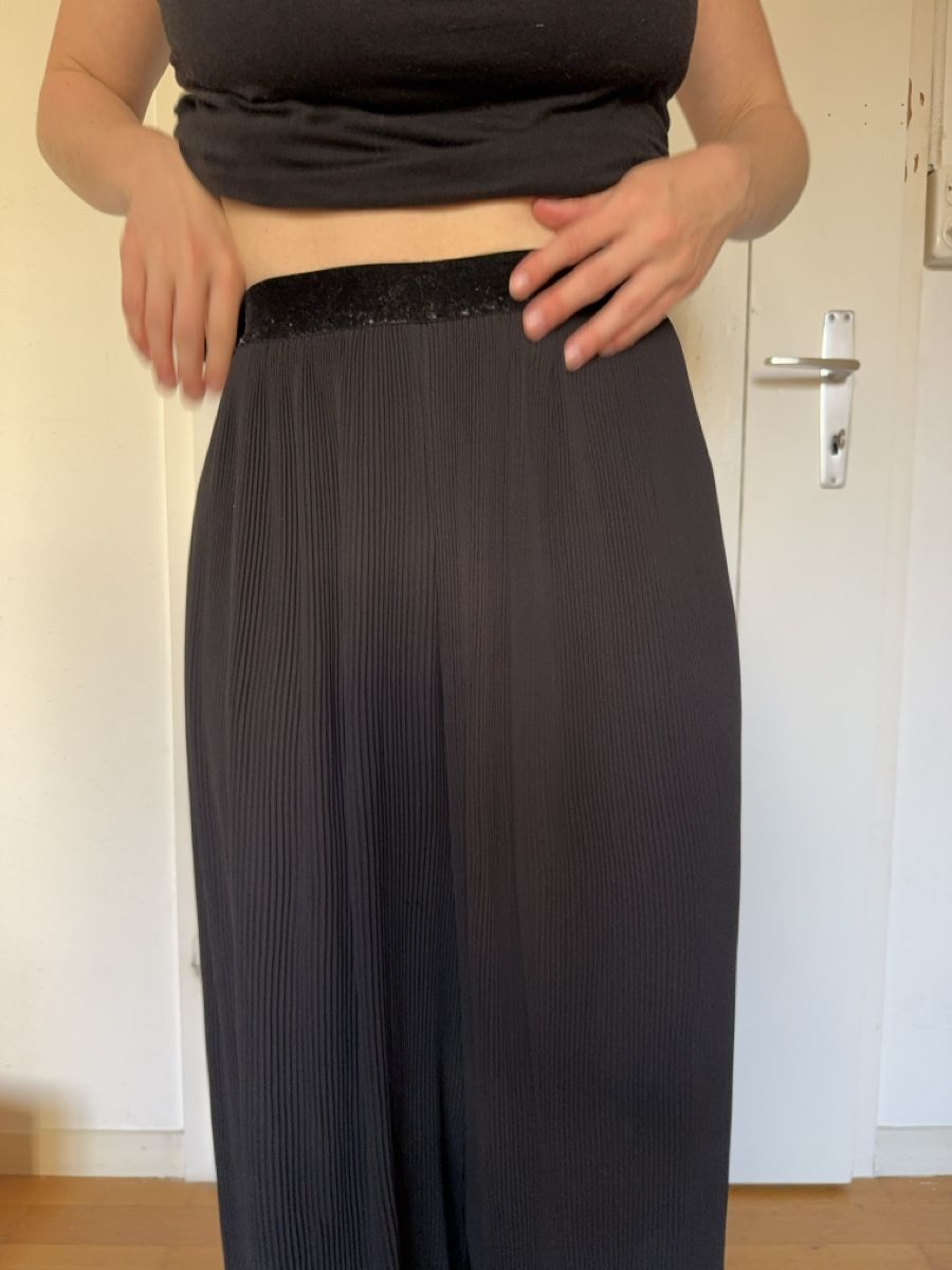 Zara Pantaloni: Zara Plissee Hose - Grösse S – Usato da Lauwil venduto da nina-lara 1