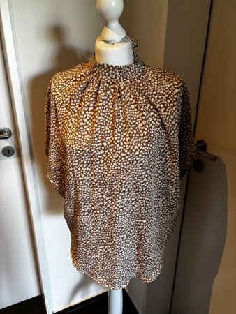 Bluse mit Bindeschleife Kragen rose/beigh weiss Grösse M