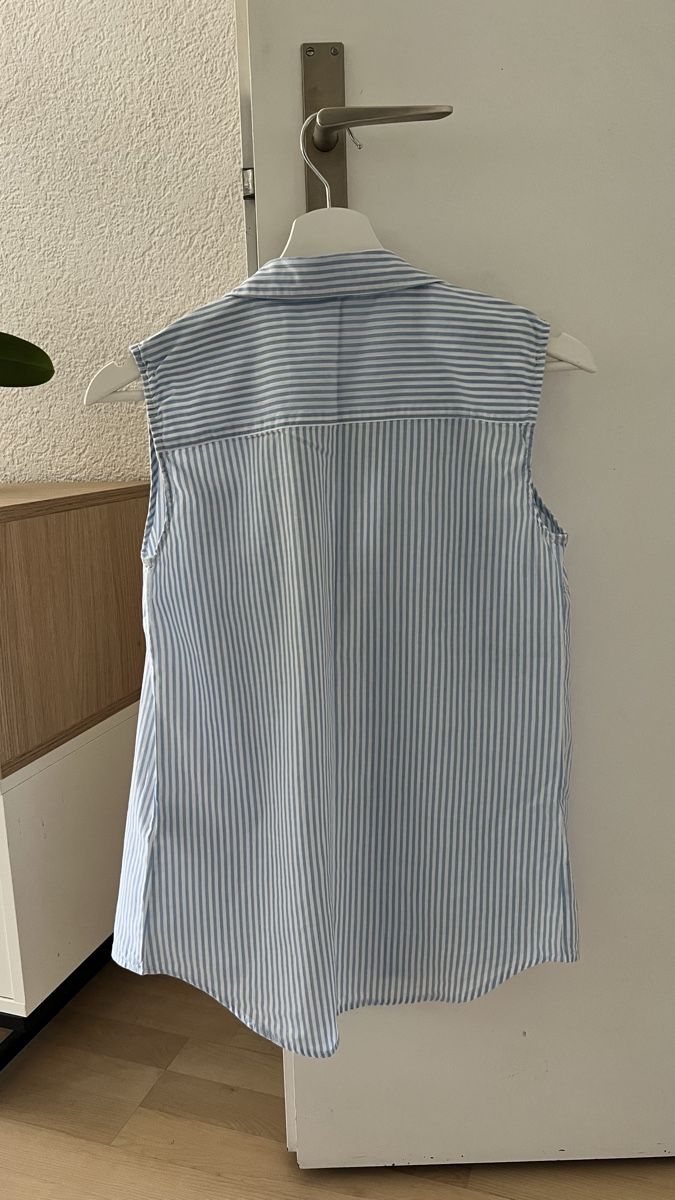 Only Camicette: ONLY gestreiftes Sommerhemd mit Rosen, Größe 34. – Usato da Bern venduto da PrettyLittleWindow 1