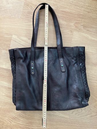 Ledertasche braun mit Details und innentaschen