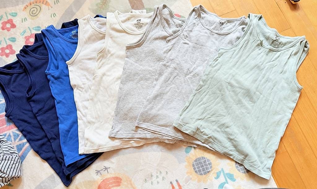 Lotti & Set di vestiti: Tanktops Gr. 122/128 – Usato da Lätti venduto da Cerui