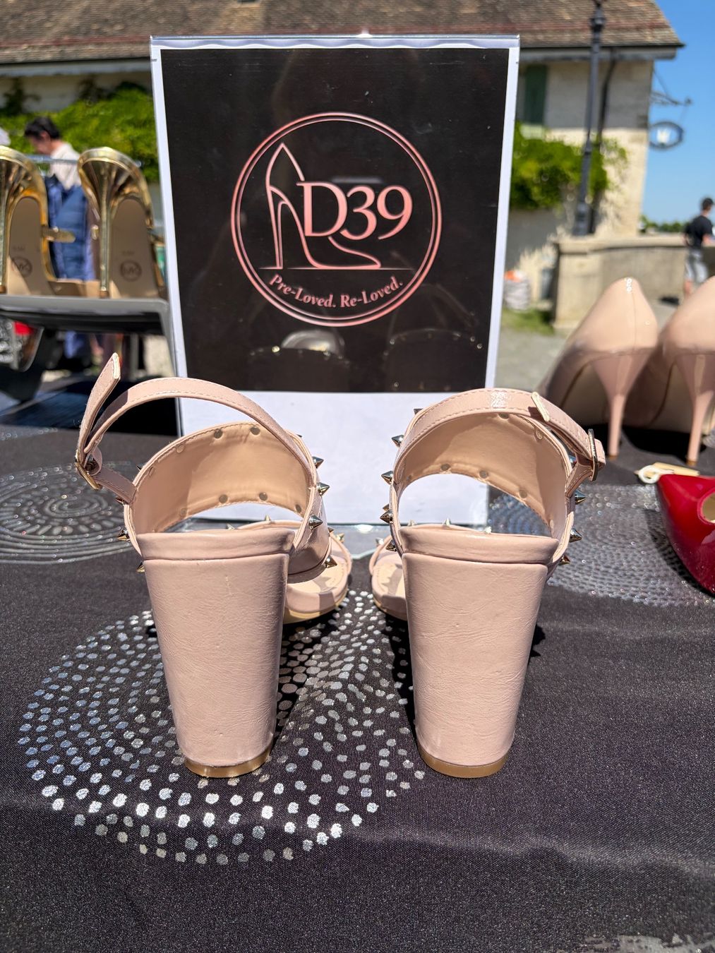Guess Scarpe da donna: Guess Studded summer heels - beige - barely worn - size 39 – Usato da Nyon venduto da Deb_D39 2