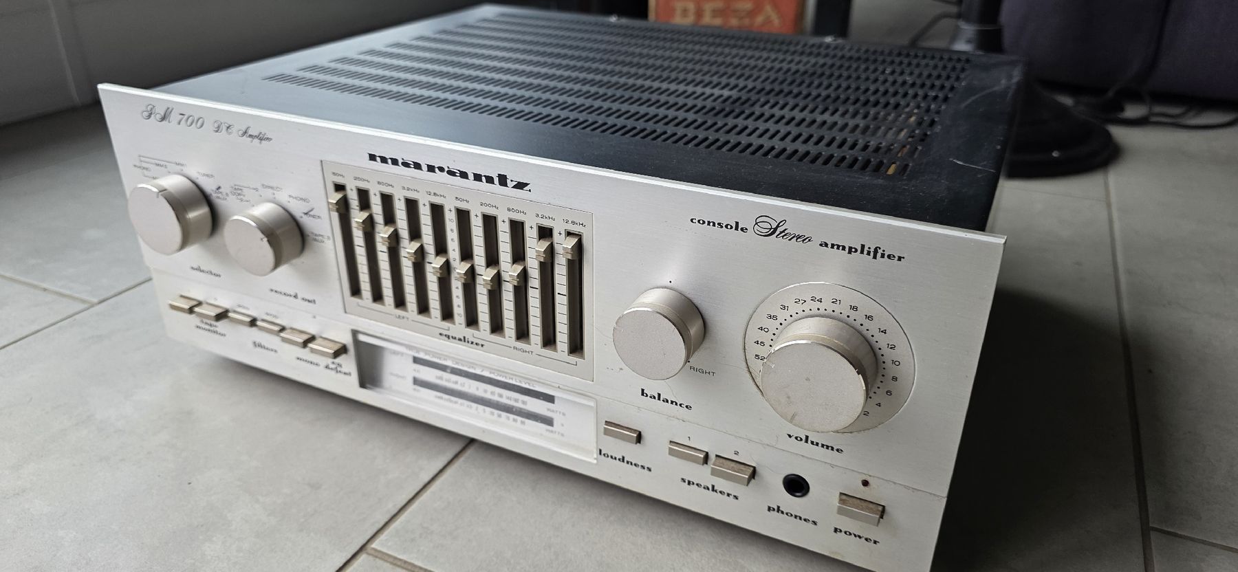 Marantz Verstärker: 🎵 Marantz PM 700 DC Stereo Amplifier  – Gebraucht aus Birr von Zangoc