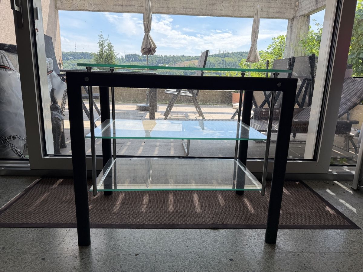Tavoli: Glas Tisch mit 3 Tablaren – Usato da Dürrenroth venduto da Clifford 1