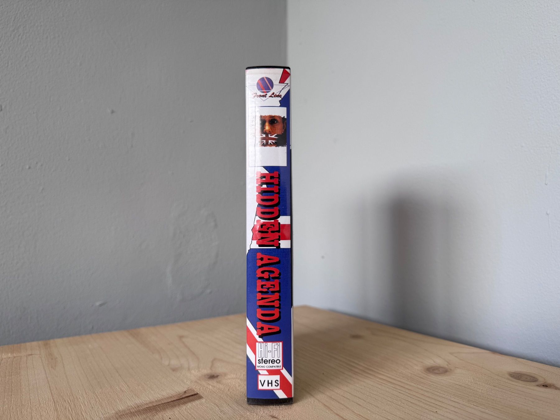 Alle VHS: VHS FR Hidden Agenda Ken Loach – Gebraucht aus Neuchâtel von _Easy_to_Find_ 1