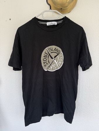 T-shirt Stone Island noir avec logo taille M état usé
