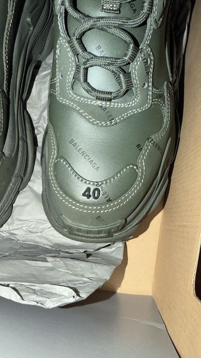 Balenciaga Scarpe da uomo: Balenciaga Triple S Size 40  – Nuovo (secondo la descrizione) da Schlieren venduto da jjfernandes99 3