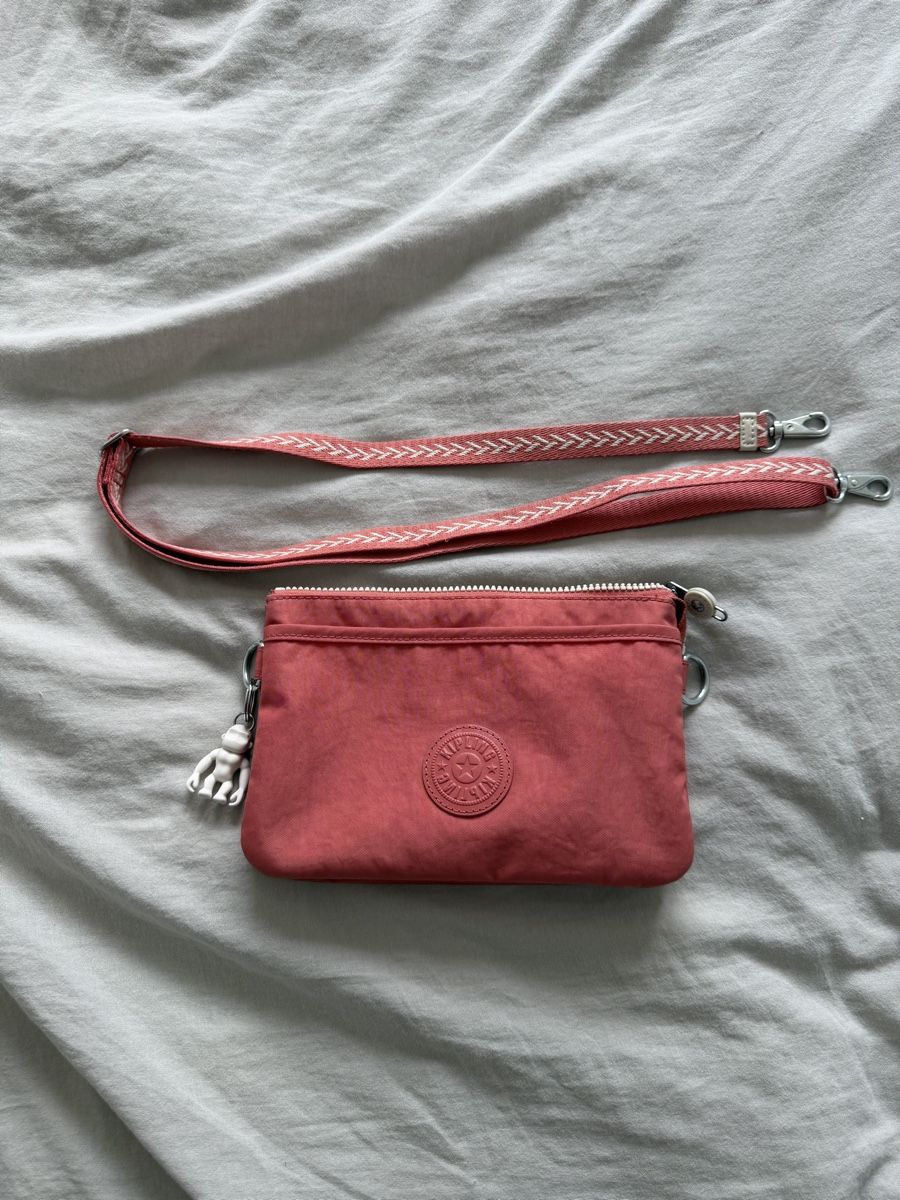 Kipling Autres vêtements & accessoires: Kipling pochette Riri – D'occasion à Meyrin par Enitsuj