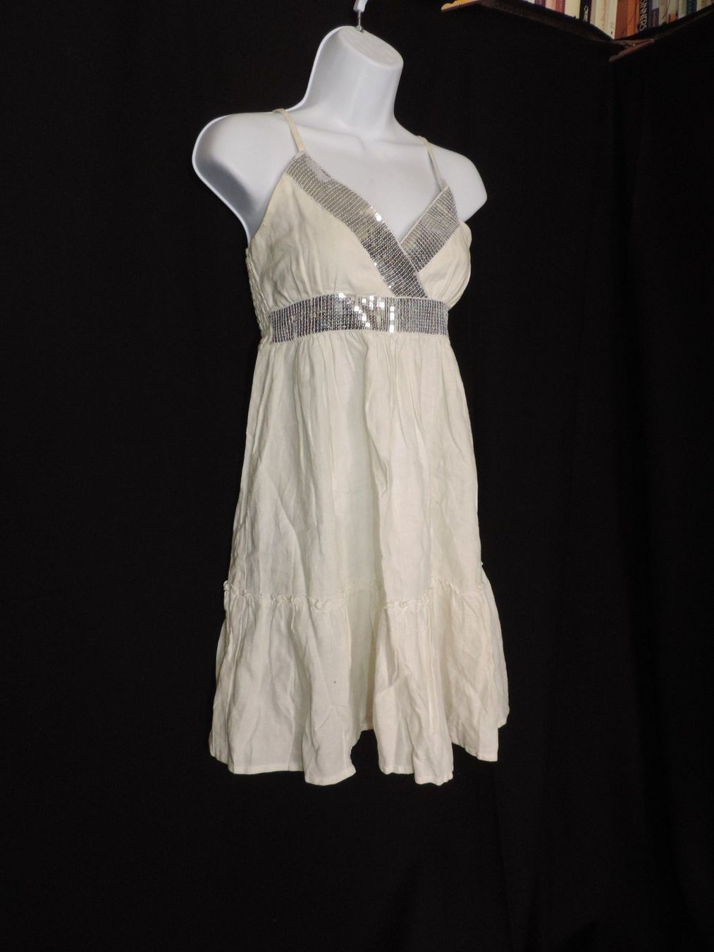 Kleider: robe blanche avec strass – Gebraucht aus Genève von Axelle333 2