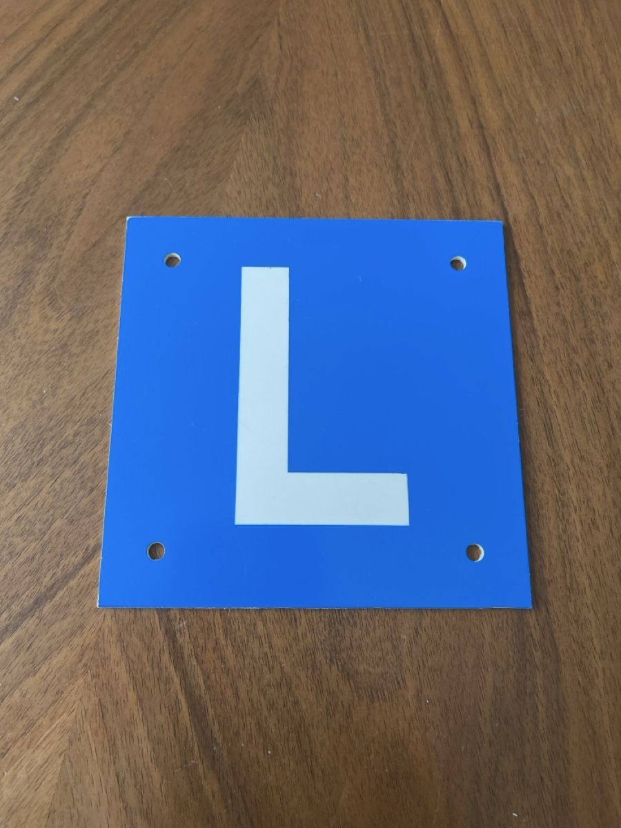 Insegne:  L-Schild, sofort einsatzberei – Usato da Unterkulm venduto da AnoliOccasion