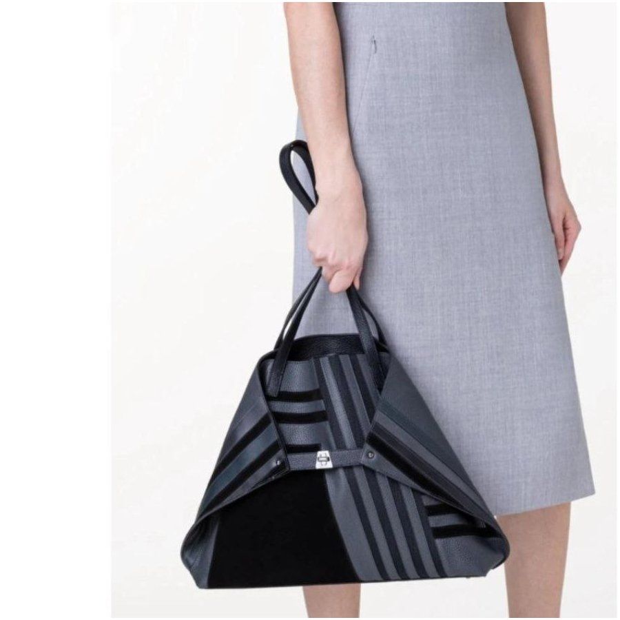 Akris Borse da donna: NEW AKRIS Ai Medium Patchwork Leather Tote Bag – Nuovo e nell'imballaggio originale da Origlio venduto da ann_q6qv 9
