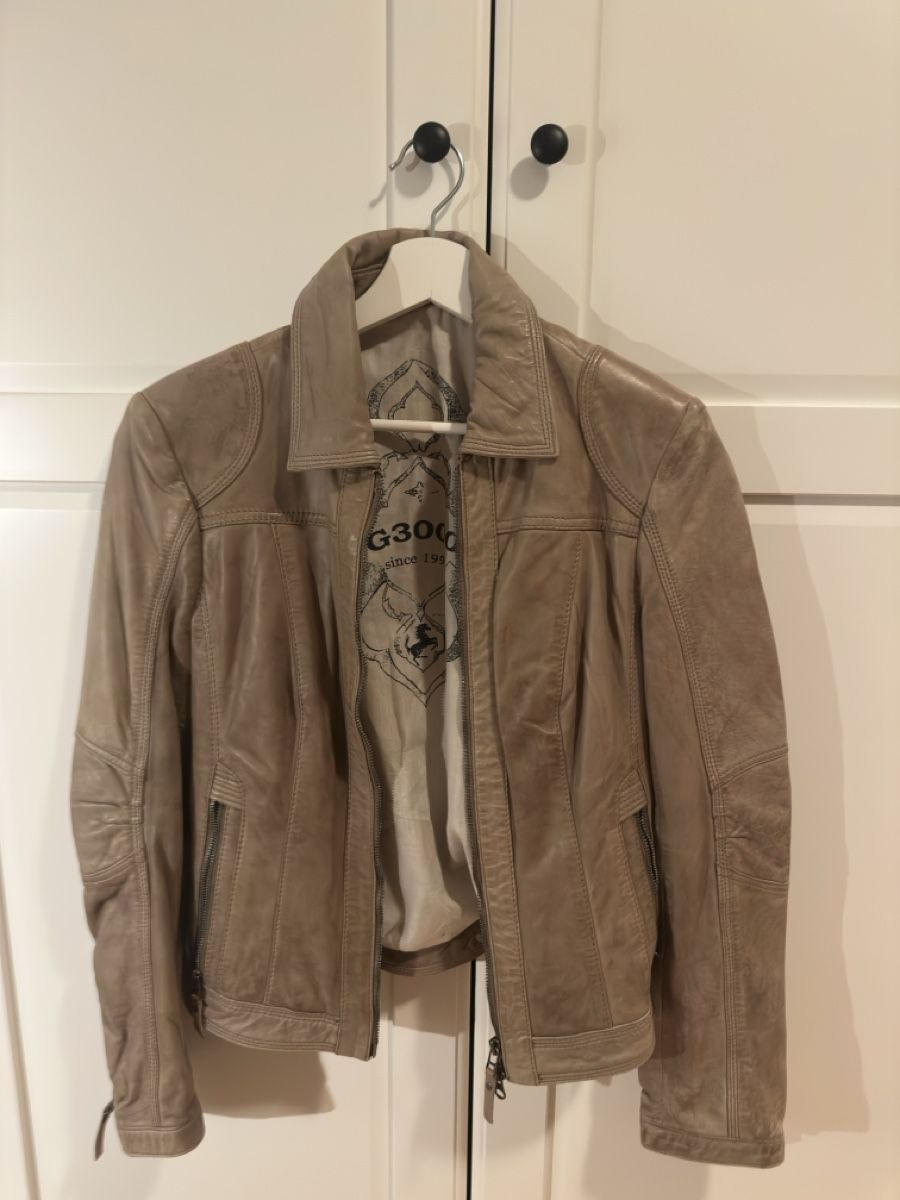 Vestes: Lederjacke  – D'occasion à Luzern par gnika