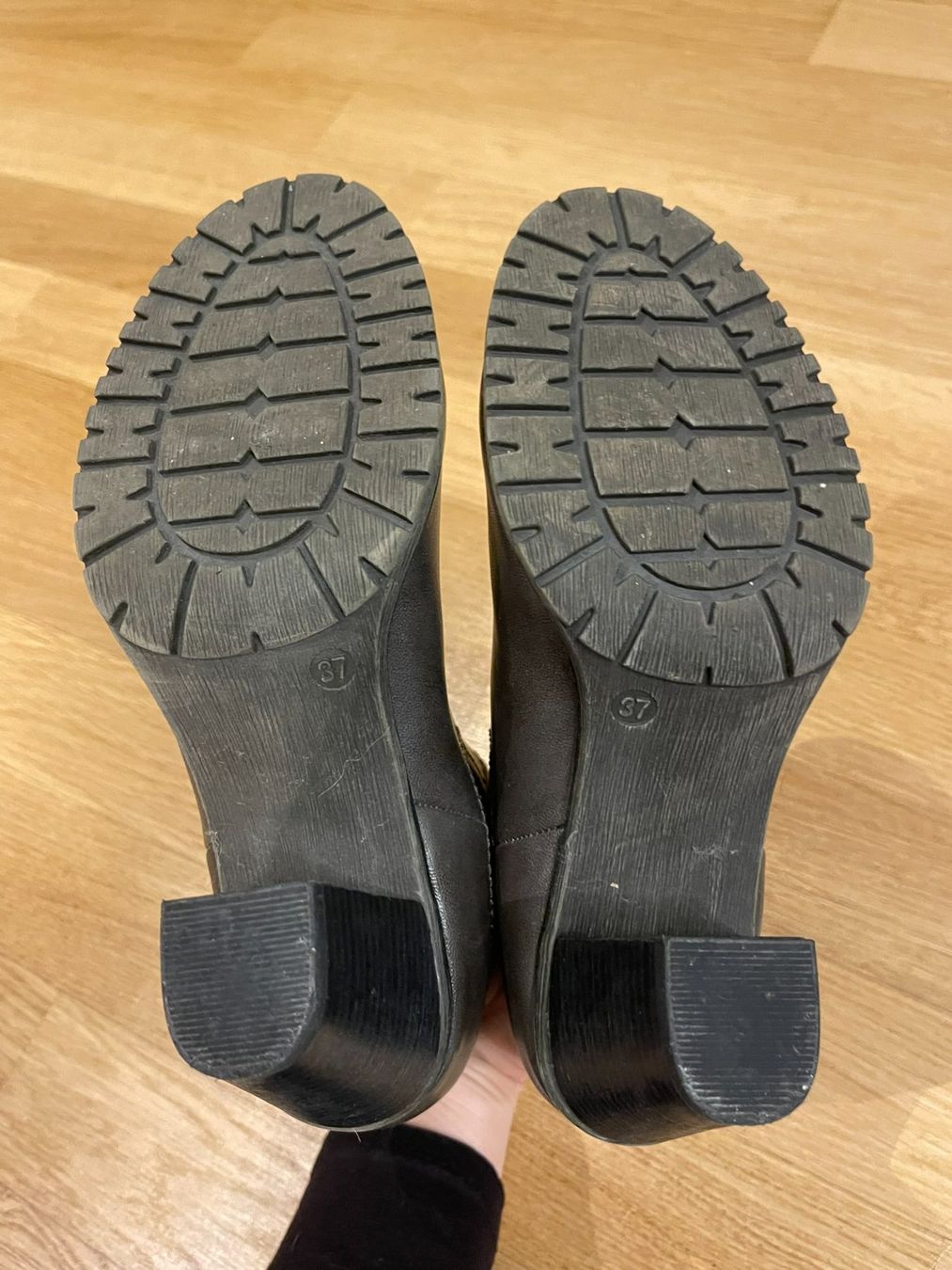 Scarpe da donna: Graue Stiefeletten mit Absatz, Grösse 37 – Usato da Rheineck venduto da FGeissler 3