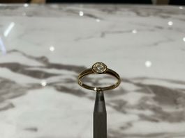 Solitär Damenring 18k Gold mit Diamant