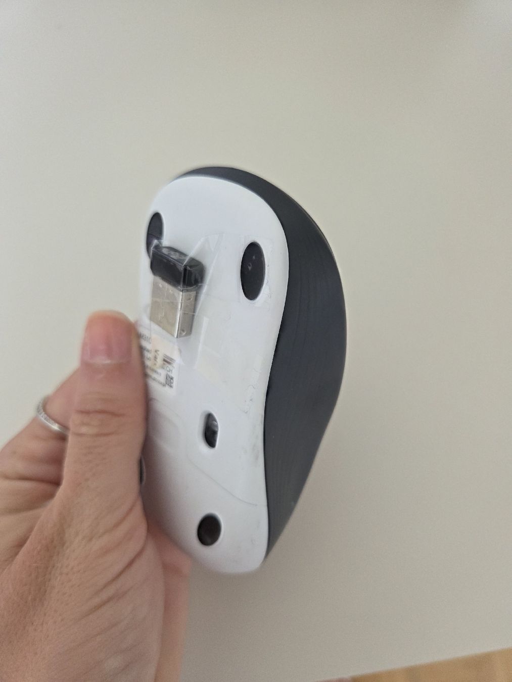 Logitech Souris: Souris sans fil Logitech – D'occasion à Lausanne par fashionistagirlie 1