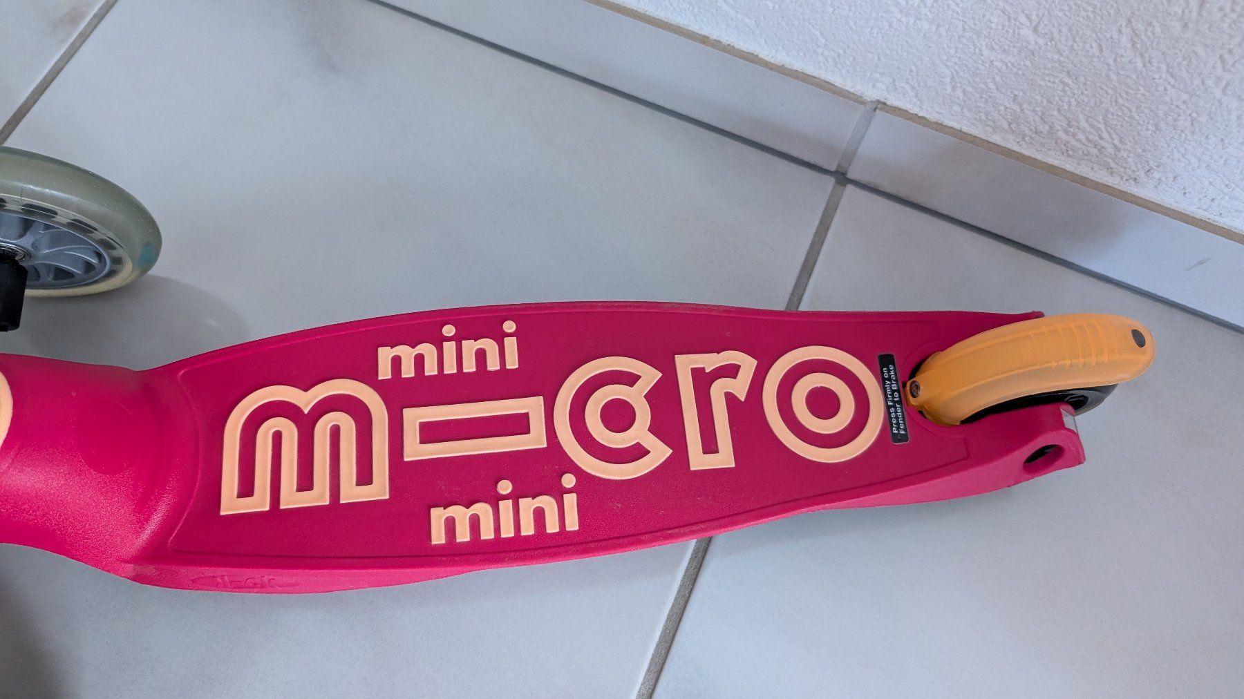 Micro Kickboard: Kickboard Micro Mini Deluxe Foldable Rot – Usato da Oberwil-Lieli venduto da meipa3000 2
