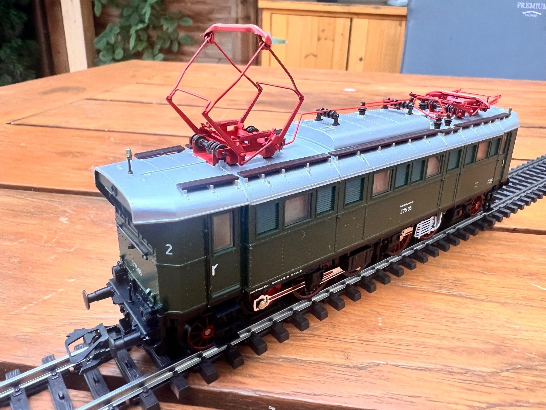 Märklin Modellini di ferrovie: DR BR E 75 Märklin 34750 H0 – Nuovo e nell'imballaggio originale da Gelterkinden venduto da Railroader