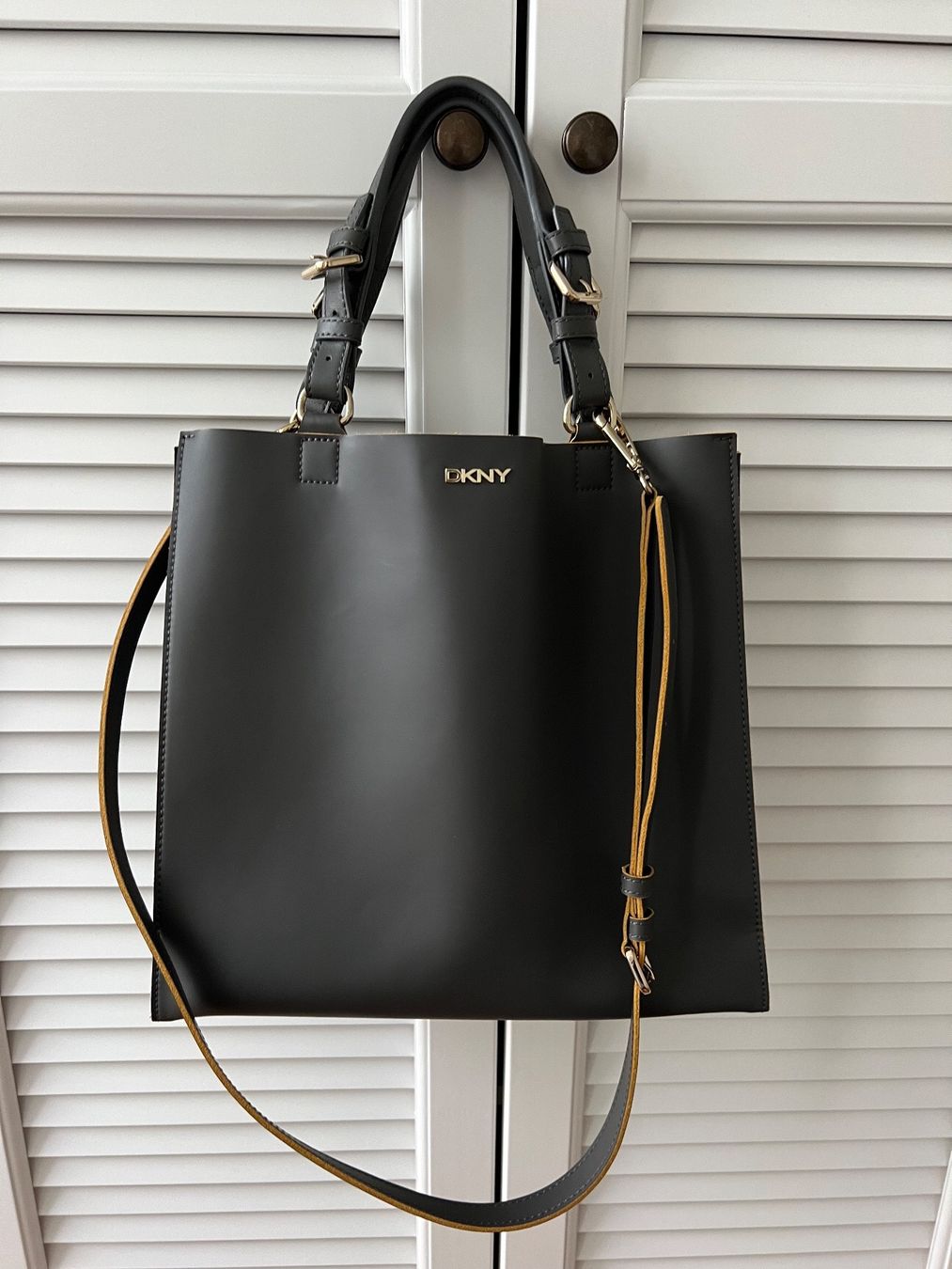 DKNY Taschen für Damen: DKNY Tasche – Gebraucht aus Glattpark(Opfikon) von ste_n99y 8
