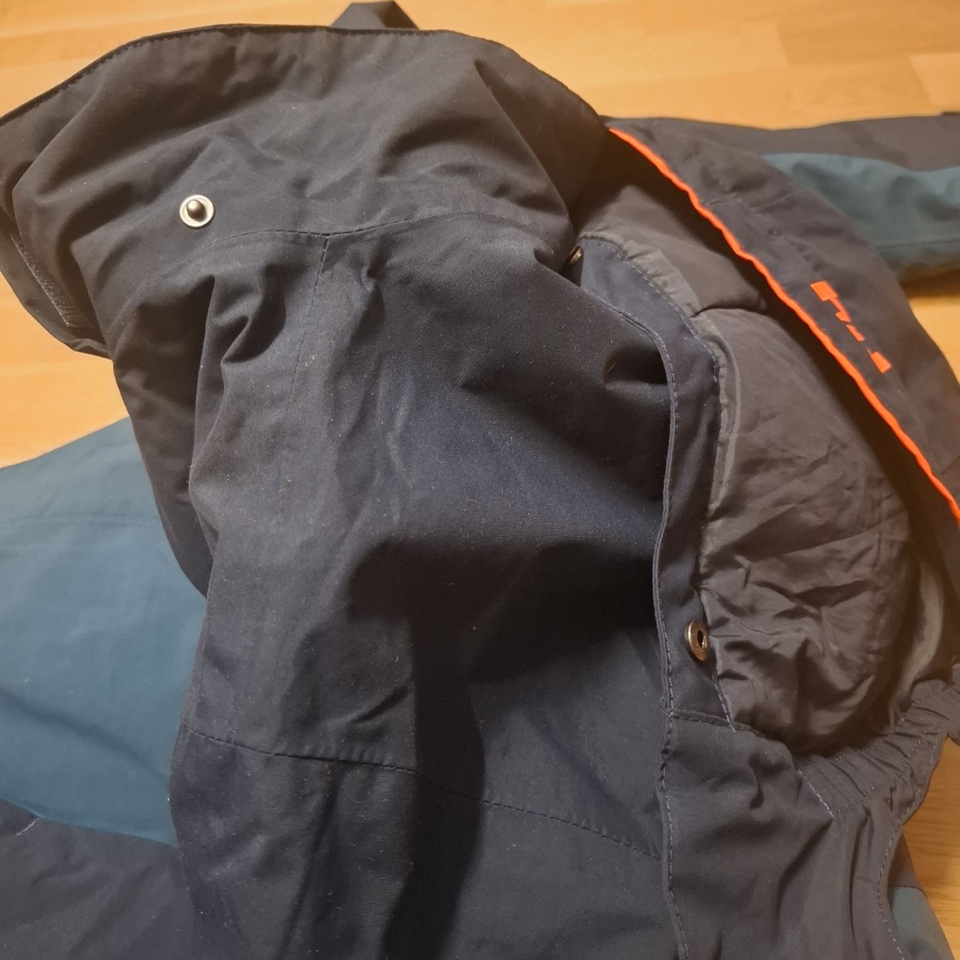 Helly Hansen Giacche & Cappotti: Jungen Skijacke Helly Hansen Gr. 176 – Usato da St. Gallen venduto da emi_nfh9 2