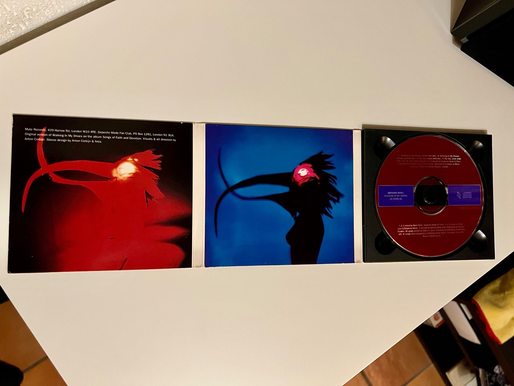 CDs: Depeche Mode Walking in my Shoes Singles Cd Set – Gebraucht aus Herrenschwanden von Benjamin4787 4