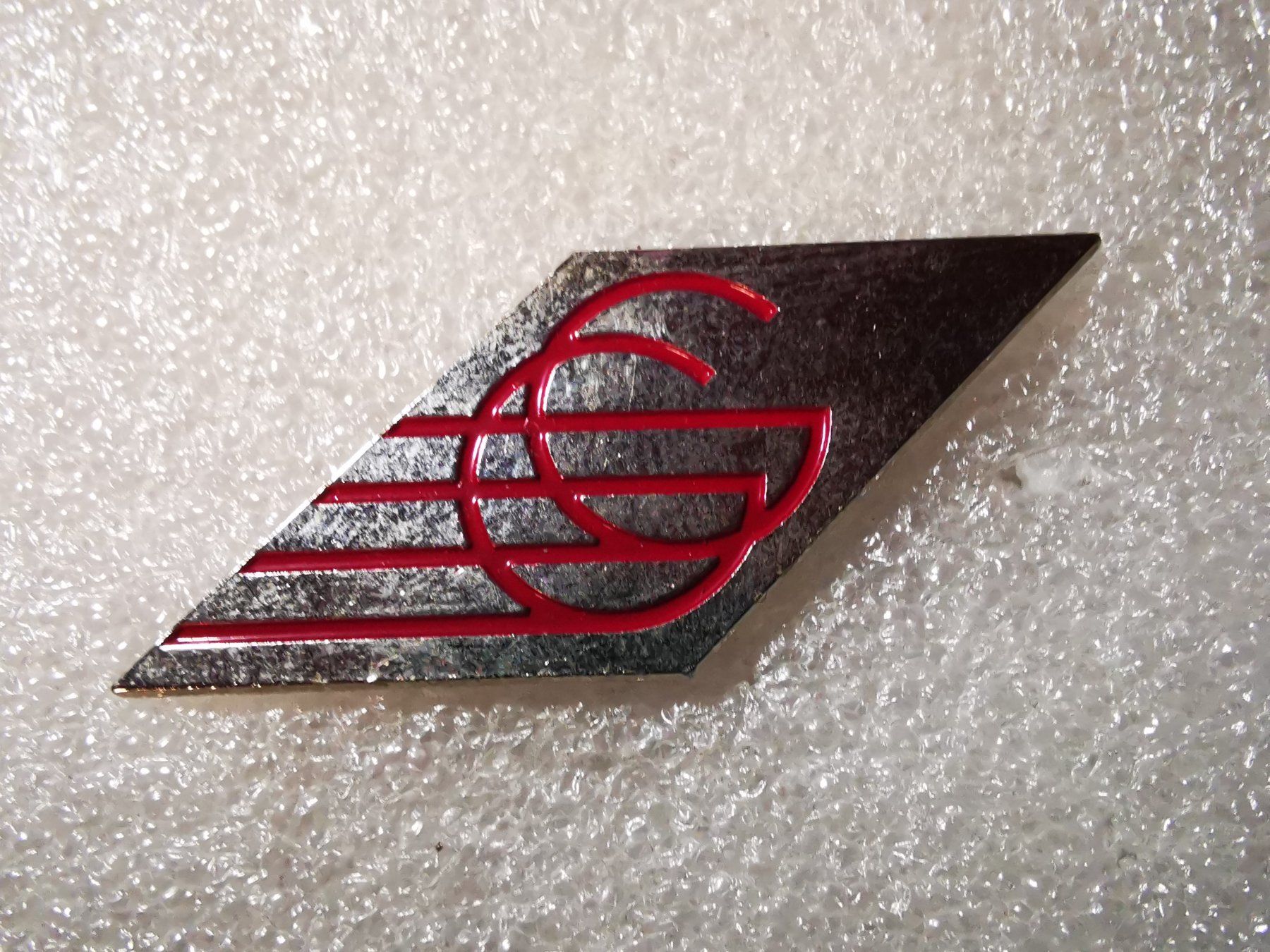 Placchette & Badge: Ansteckpin 9: GG – Usato da Oppligen venduto da Pin-Fall-Shop