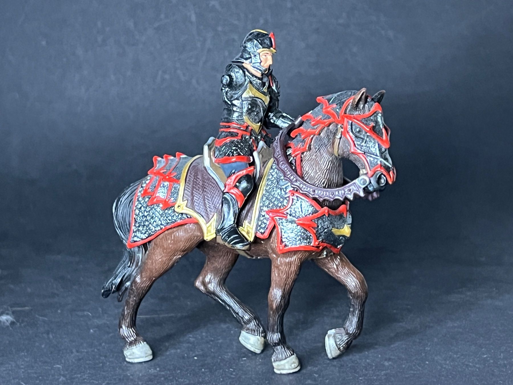 Schleich Statuette: Schleich Drachenritter zu Pferd Ritter – Usato da Ennetbaden venduto da mapa05 2