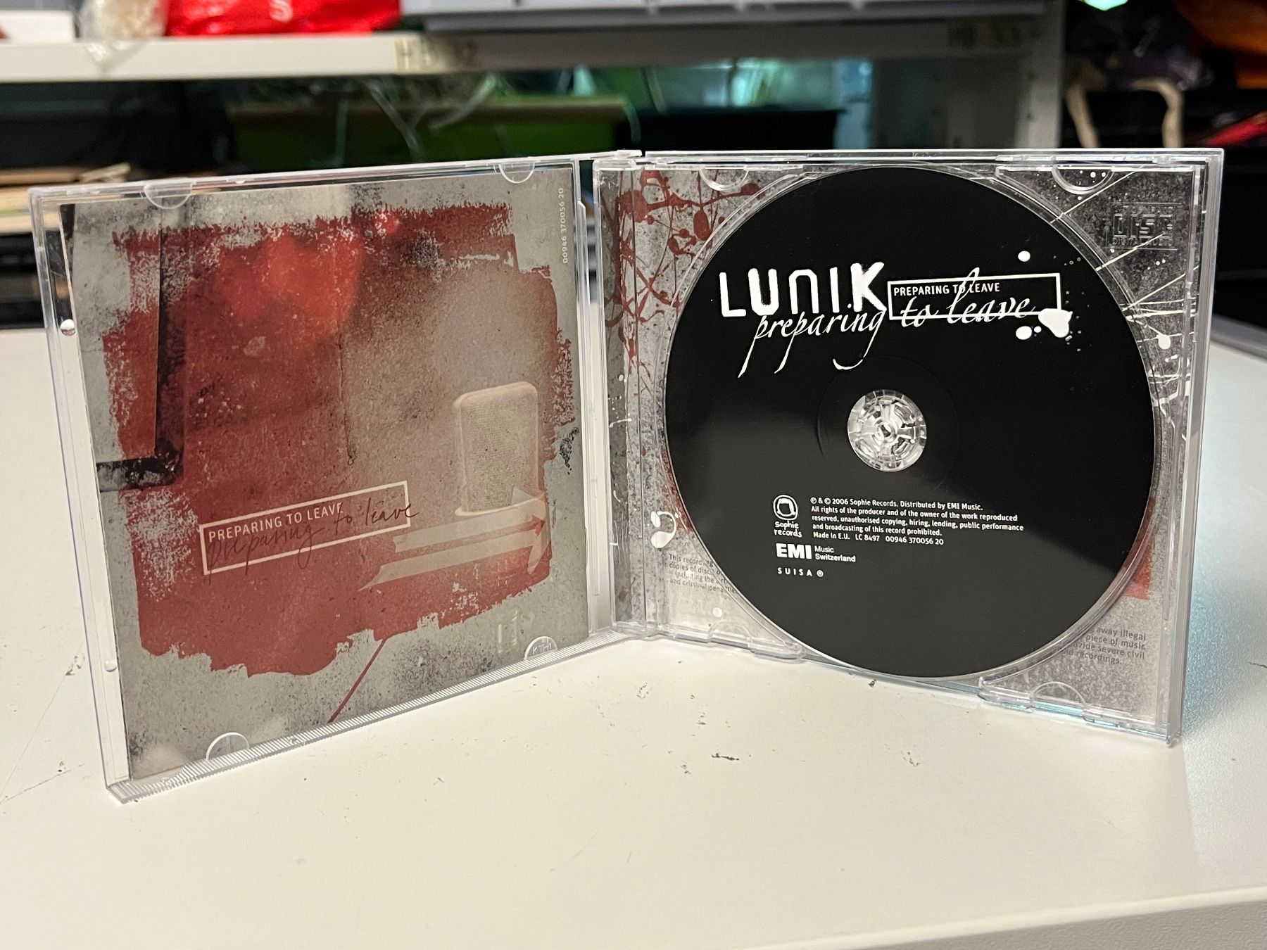 CD: Lunik - Preparing to Leave - SRA01B – Usato da Küsnacht ZH venduto da Internetradio 2